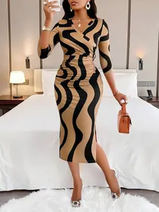 Women's Fashion Wave Print Cross Body Seven-Quarter Sleeve V Neck Ruched Tight Fit Chic Dress, Stylish Summer Casual Wear Womenswear