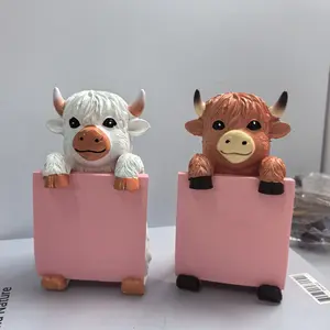 Highland Cow Resin Note Dispenser for Desk – Cute Figurine Holds Sticky Notes, Functional Desktop Organizer for Home Office, Farmhouse Cottagecore Gift for Stationery Lovers