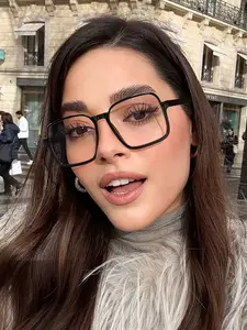 Unisex Large Frame Plain Glasses, All Seasons Wear, Slimming Effect for Round Faces, Versatile Fashion Eyewear, Trendy Designer Style
