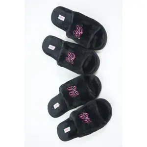BB SIGNATURE BLACK OPEN TOE SLIPPERS