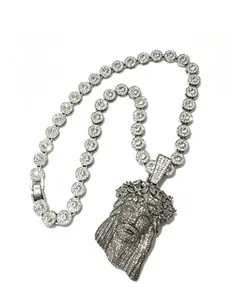 A Jesus pendant made of natural gemstones and alloy, paired with a 24-foot circular necklace