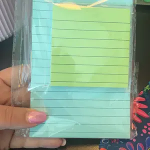 Colorful Lined Sticky Notes, 200 Sheets Portable Sticky Note Pad, Convenient and Easy-to-Use Notes for Students and Office Workers, Office Supplies