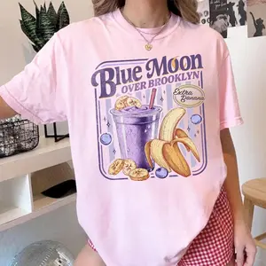 Retro Smoothie Graphic T-Shirt, Banana Blueberry Drink Tee, Vintage Fruit Dessert Shirt, Aesthetic Summer Graphic Tee, Cute Food Lover Shirt, Casual Streetwear Top For Women