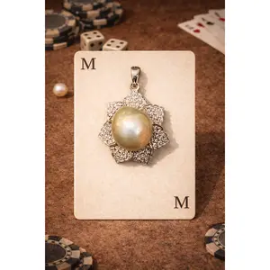 Queen's Garden Pendant