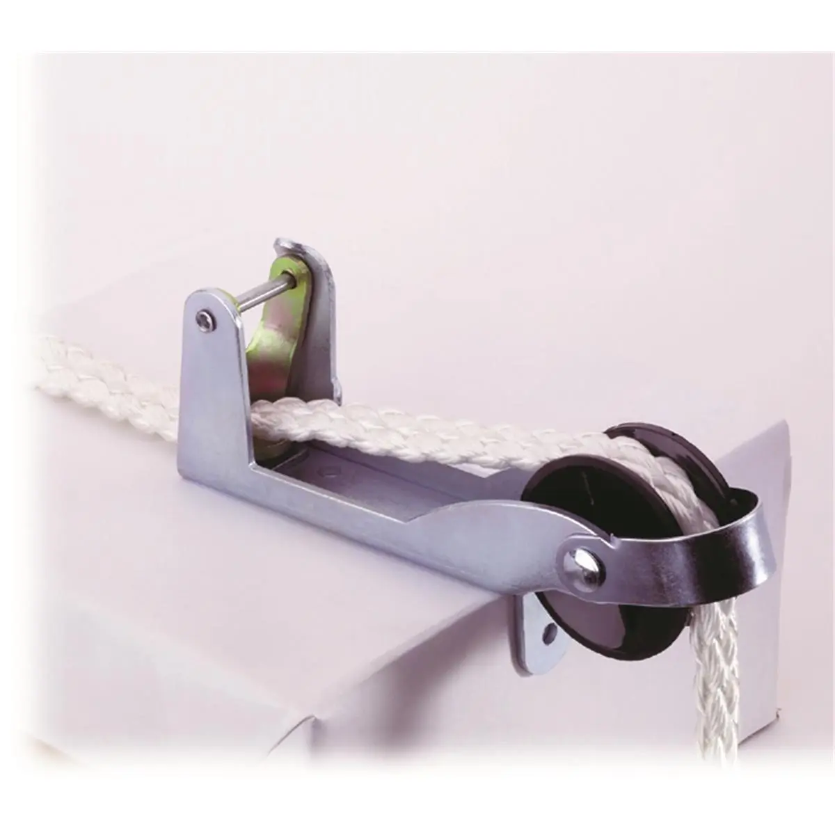 Attwood Lift 'N' Lock Anchor Lift System - Standard Pulley Model 13700-7, Easy-to-Use Boat Parts, Sports & Outdoor Boat Accessories, Pulley System, 0.6 Lbs, Marine, Lightweight