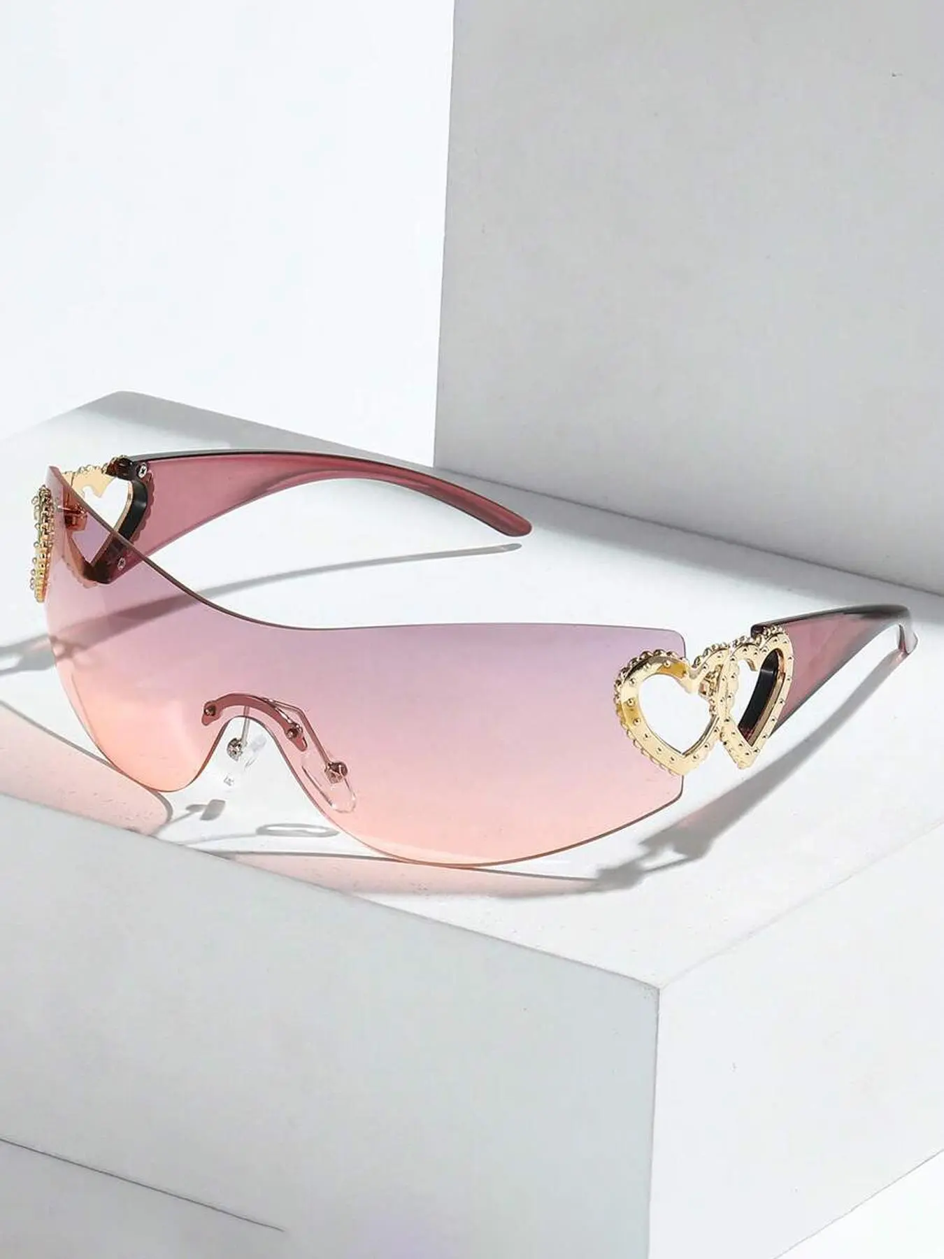 Women's Heart Design Sunglasses, Trendy Casual Summer Sunglasses for Everyday Use, Fashion Accessories for Outdoor Activities, Heart Shaped Shades
