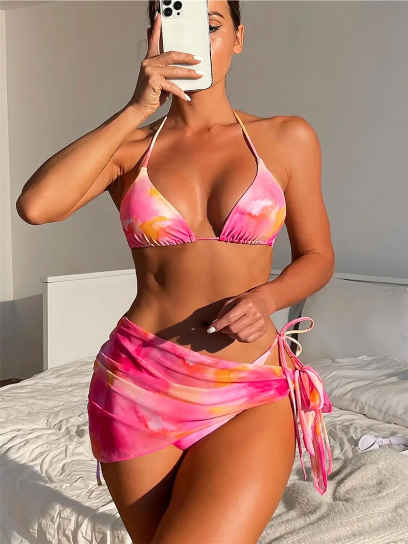 Three-Piece Set Women's Tie Dye Print Bikinis Set, Back To School Halter Neck Backless Triangle Swim Bra & Tie Side Swim Panty & Knot Side Cover Up Sk