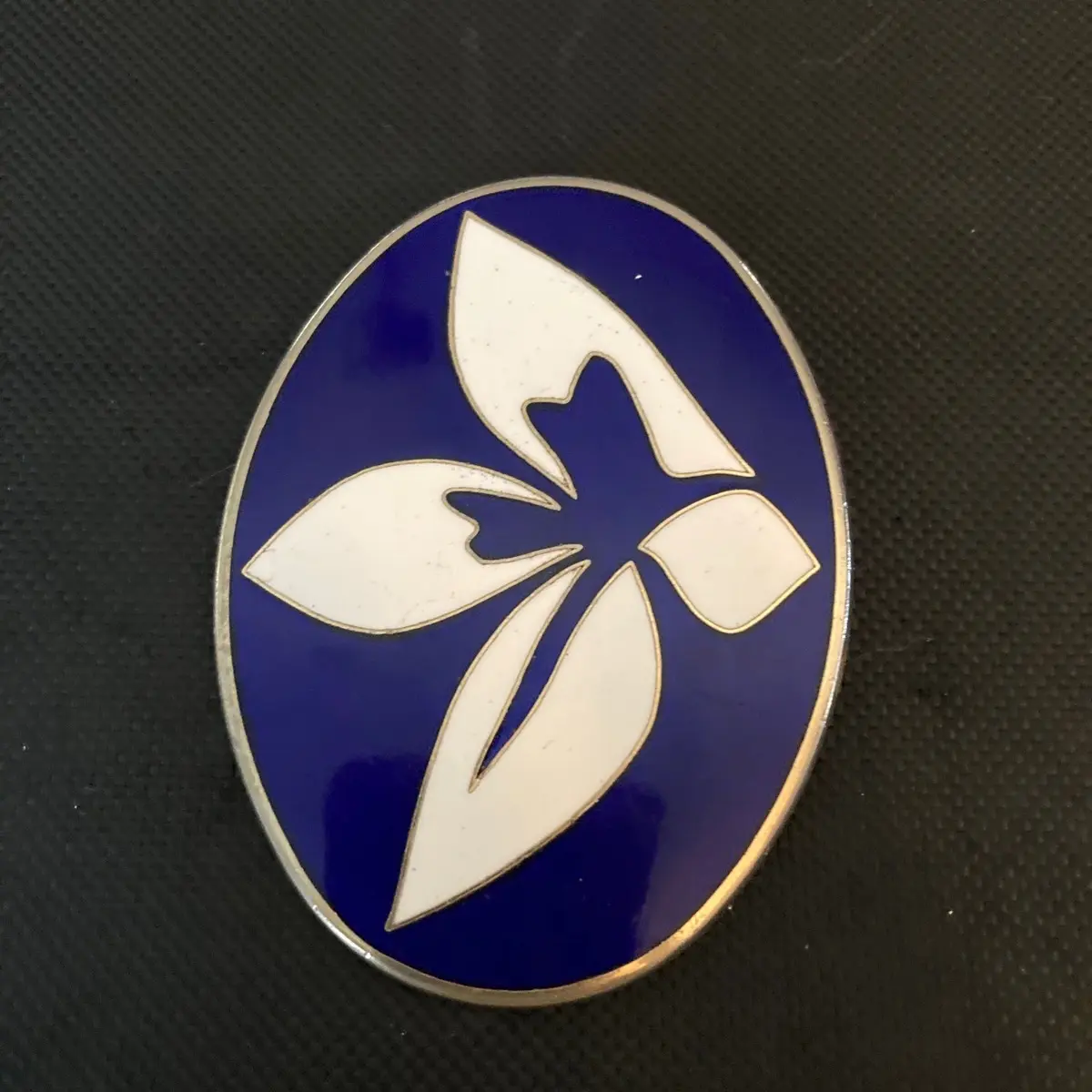 JACK YOUNGERMAN  (1969) MID CENTURY MODERN MCM Enamel Flower Pin Brooch Pendant