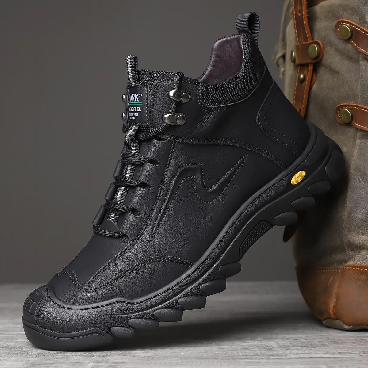 Men Mid Top Lightweight Hiking Boots, Lace Up Outdoor Casual Trekking Shoes, Non-Slip Deep Groove Rubber Outsole, Adjustable Laces for Snug Fit, Reinforced Protective Toe Cap, Breathable Upper for Walking Camping Work
