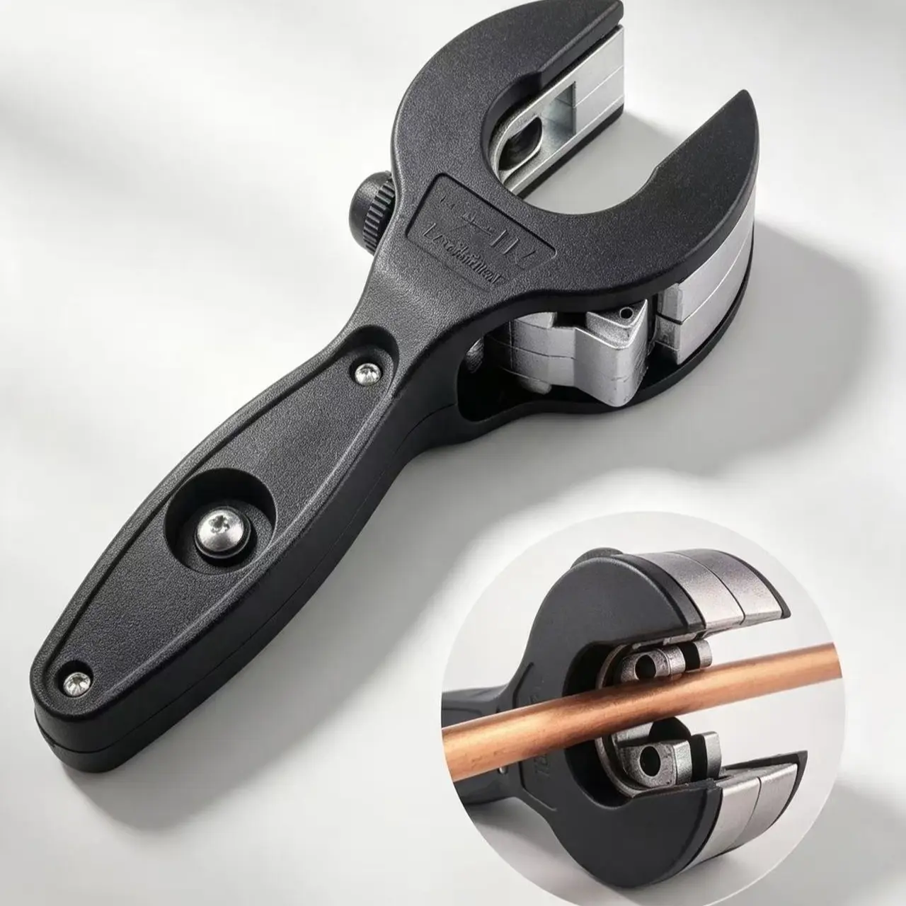 1-Handed Pipe Cutter, Convenient Efficient Cutting Tool for 5/16 to 1 1/8 in Stainless Steel, Copper, Aluminum Pipes, Suitable for Home Renovation, Household Use spacesaving