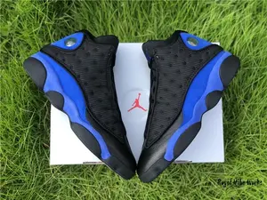 BlackRoyal Blue Colorblock Cat-Eye Retro Mid-Top Shoes