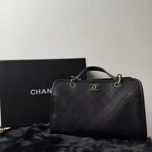 Pre-owned LAMB Crossbody Bags CHANEL BAGS