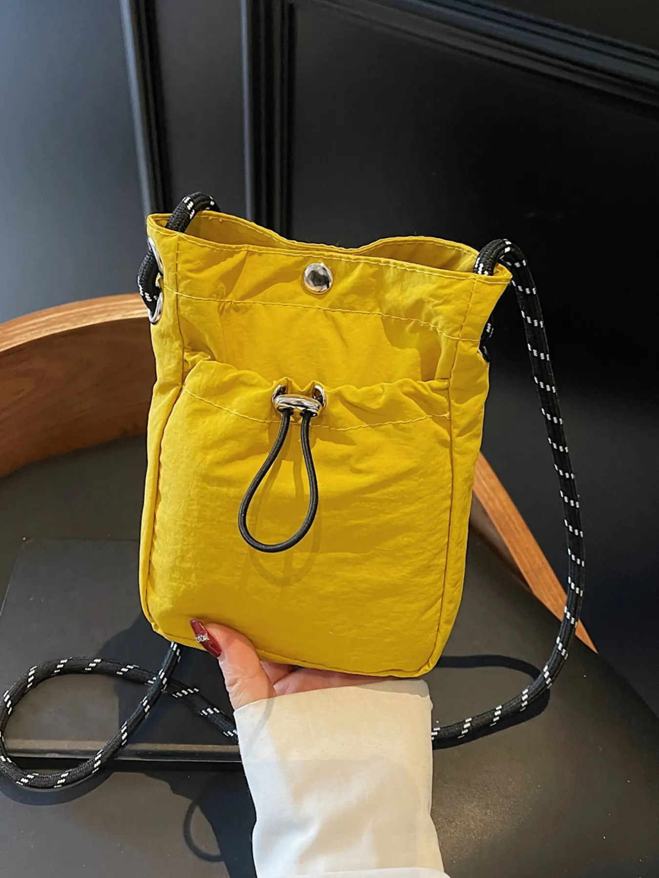Personalized drawstring pocket crossbody bag with outer pocket design, simple and casual texture, versatile shoulder bag that can accommodate mobile phones and lipstick, suitable for commuting and shopping, Casual Crossbody Bags