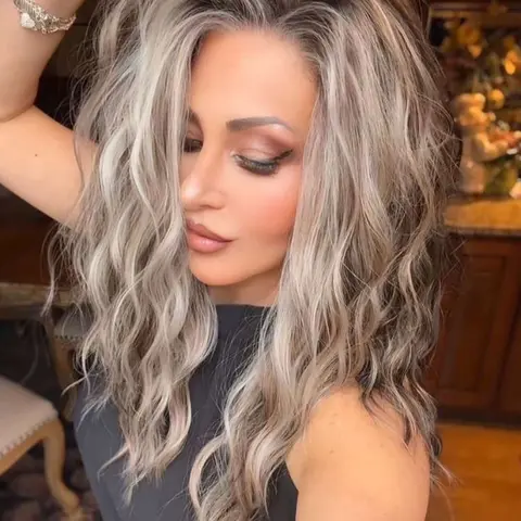 AISOM Mila Iced Mocha Water Wave Free Part Lace Front Wig with Scandinavian Hairline Synthetic Glueless Lace Wig 16" Low Density Heat Friendly