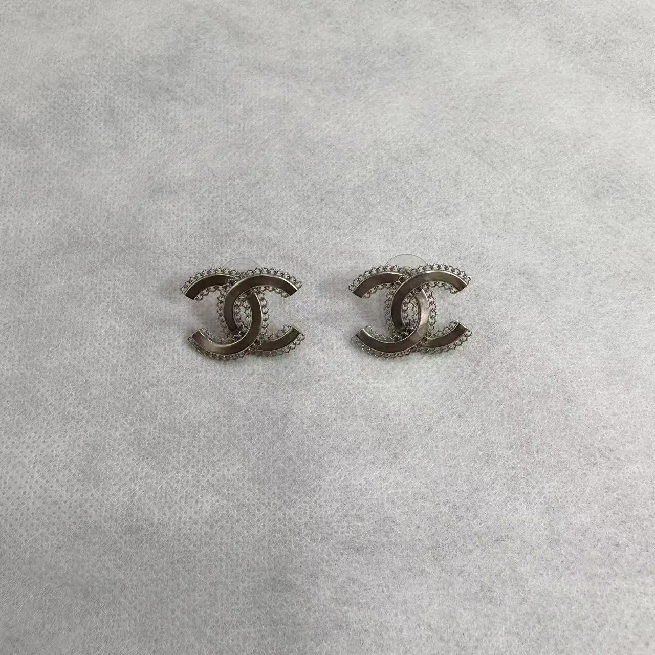Pre-owned Chanel CC stud earrings