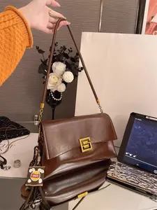 Fashion Luxury Underarm Bag for Women, New Vintage Shoulder Crossbody Bag with Charm, Stylish Small Unique Design