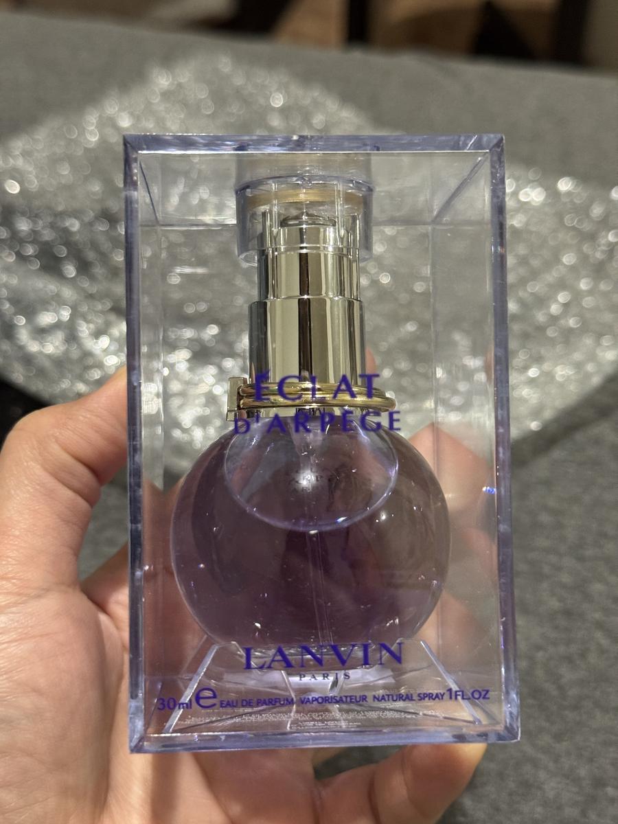 Item: eau de parfum spray 1 oz