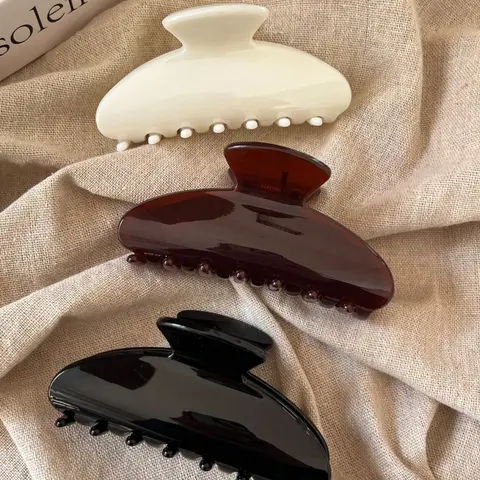 3PCS Women's Lightweight Plastic Hair Clips, Minimalist Solid Color Hair Claws Set, Versatile, for Daily, Casual, Party, Commute, Hairstyling & Makeup, 3.54in/9cm Black & White