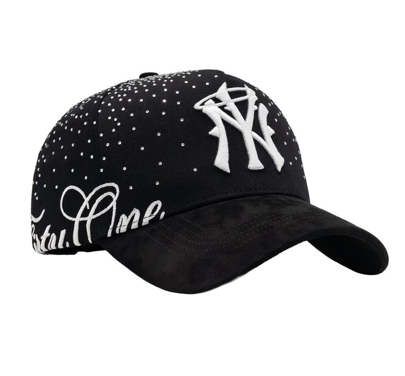 31 HATS “Thirtyone Forever” Snapback - Holiday & Festive Streetwear Cap