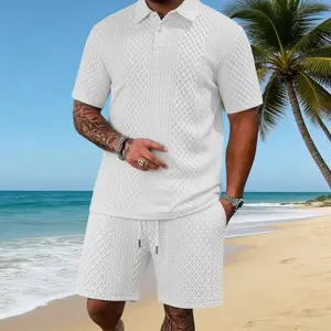 Men’s casual sports two-piece set: short-sleeve T-shirt and drawstring shorts; regular-fit top and bottoms suitable for spring and summer.