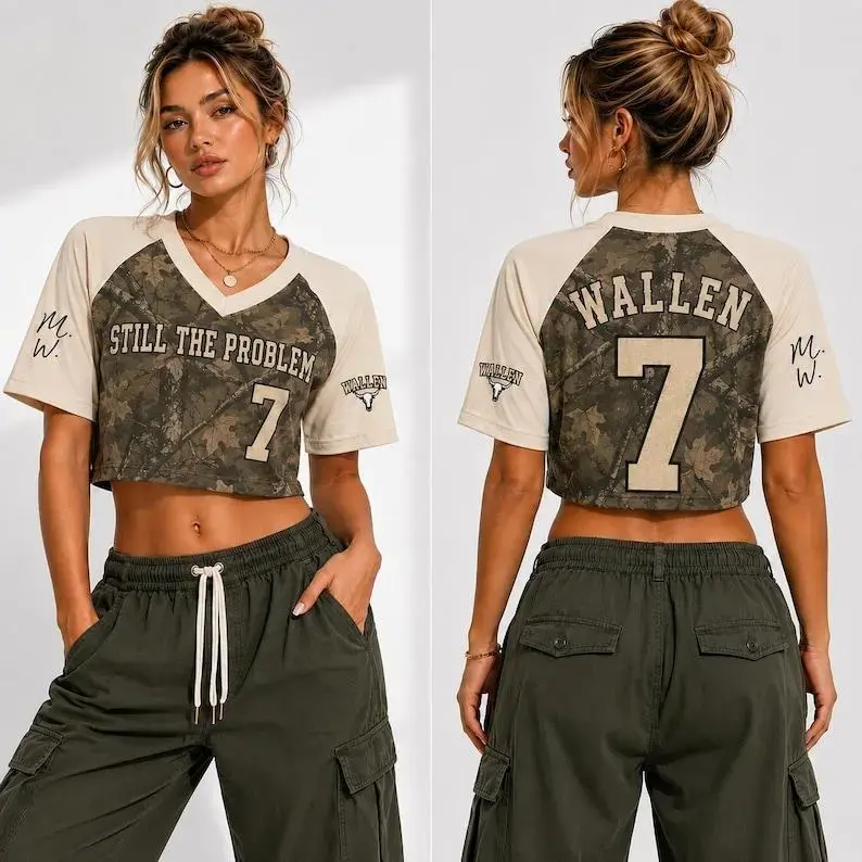 Women’s Camo Crop Football Jersey, Vintage Camouflage Sports Shirt, V-Neck Short Sleeve Mesh Top, Trendy Streetwear Game Day Outfit
