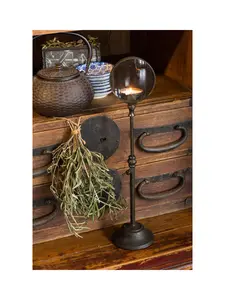 Iron Candle Holder Magnifier