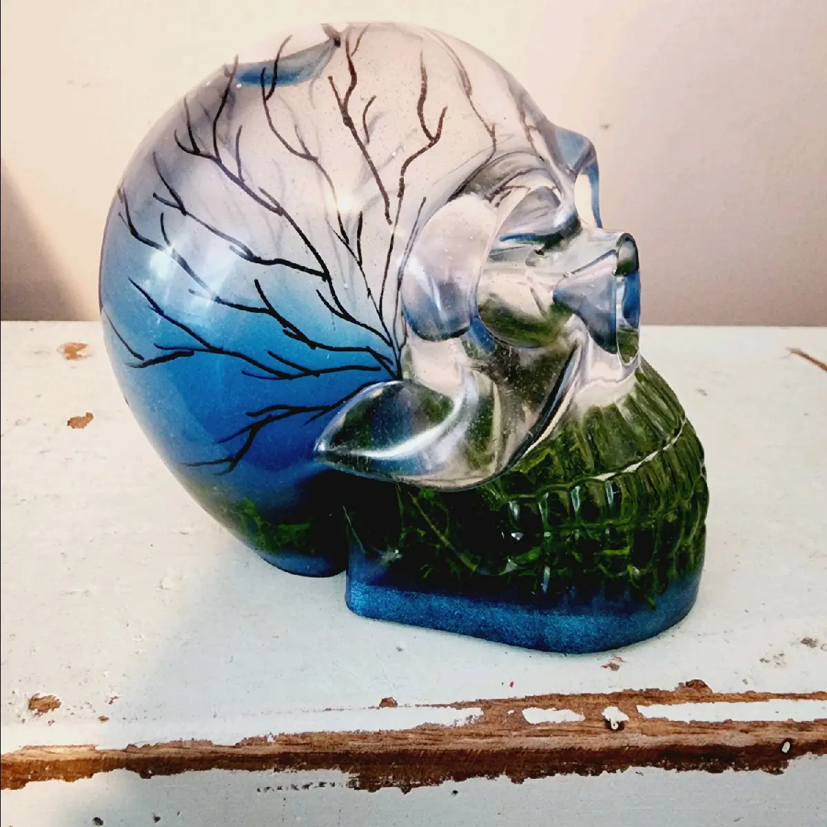 Resin skull, shaker skull, skull snow globe, liquid resin skull, snow globe skull, skull decor, table decor, home decor, tree, Handmade, skeleton