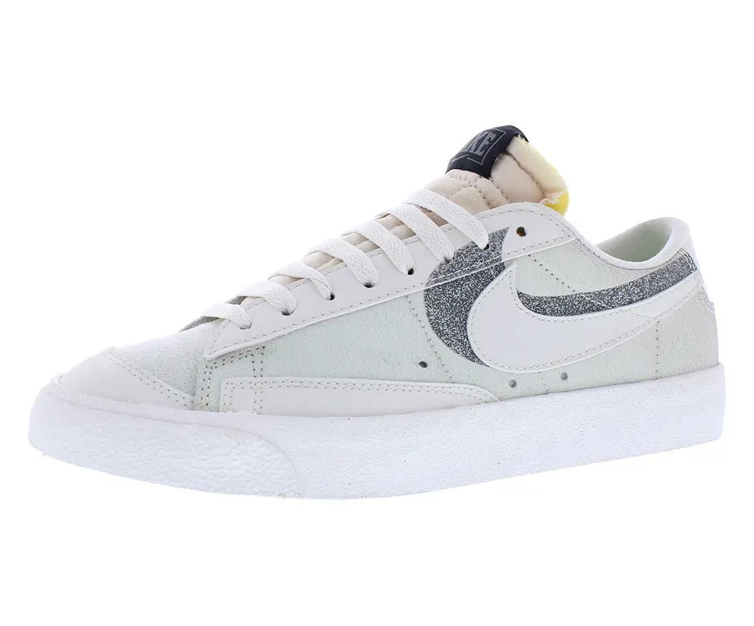 NIKE Blazer Low '77 Premium Unisex Sports Shoes, Retro Low-Top Casual Sneaker and Everyday Trainer Footwear