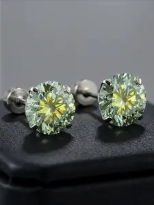 1pair 2 Carat Classic Round Cut Green Synthetic Moissanite Four-claw Stud Earrings with Fashionable Design, Suitable for Daily Commutes and Holiday Gifts.