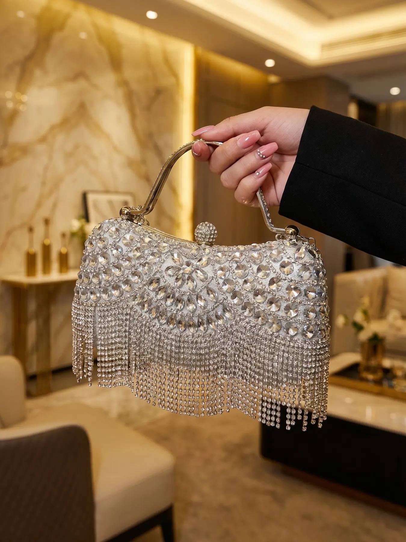 Luxurious Silver Color Rhinestone Tassel Crossbody Bag, Shiny Crystal Evening Clutch, Elegant Clutch, Glittery Clutch Bag, Perfect for Night Out and Wedding Guests