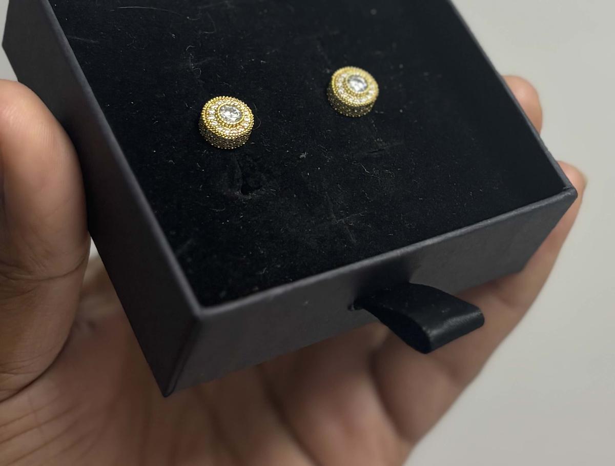 Item: Golden, 8.5mm (Main Stone 4mm )