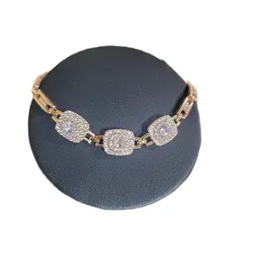 18k Gold-Plated Bracelet with Elegant Rhinestone Accents and Secure Clasp for Everyday Wear