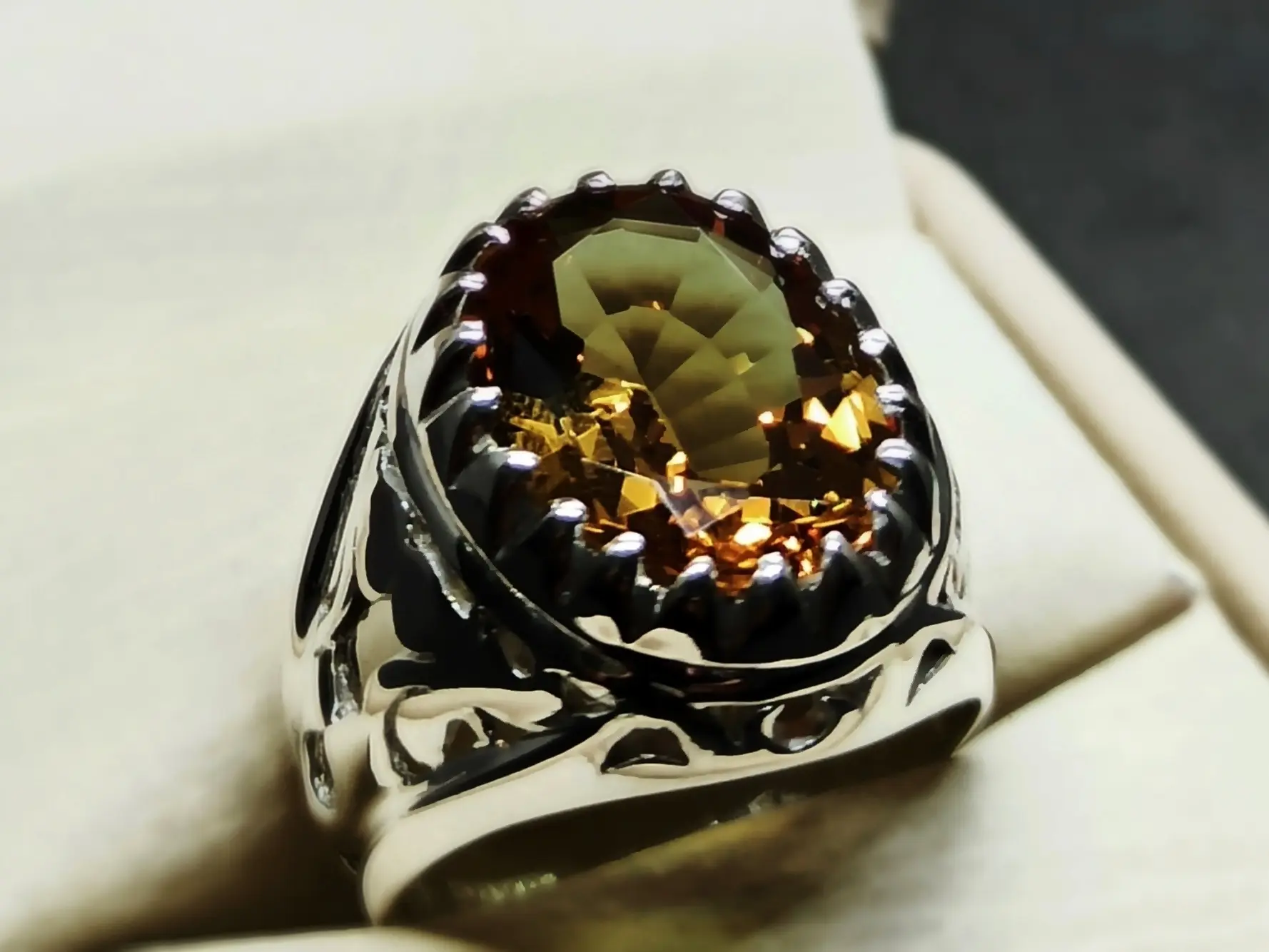 Oval Cut 12 Carat Color Changing Lab Alexandrite Sterling Silver 925 Handmade Mens Lattice Ring