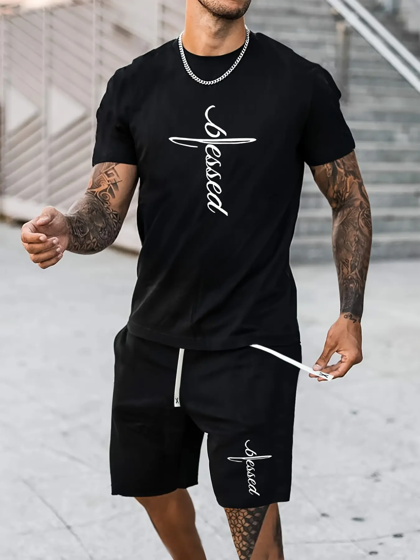 A men's streetwear-inspired Sporty printed T-shirt and shorts set, suitable for men and teenagers (the perfect gift) – Football fan apparel – Classic T-shirt and drawstring shorts with a bold design