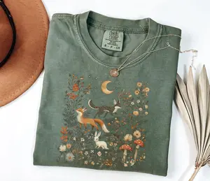 Comfort Colors Vintage Cottagecore Fox T-shirt, Trendy Retro Boho Floral Cottagecore Fox Shirt, Floral Cottagecore, Wildflower Fox Gift For Her