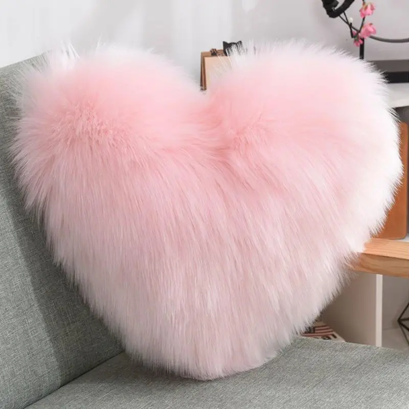 Heart-Shaped Faux Fur Pillow Cover, Cozy Corner Cushion Cover, Soft and Skin-Friendly Pillow Case for Sofa, Bedroom and Chair Pillows, Replacement Cushion Cover, Bedroom Decor and Accessories