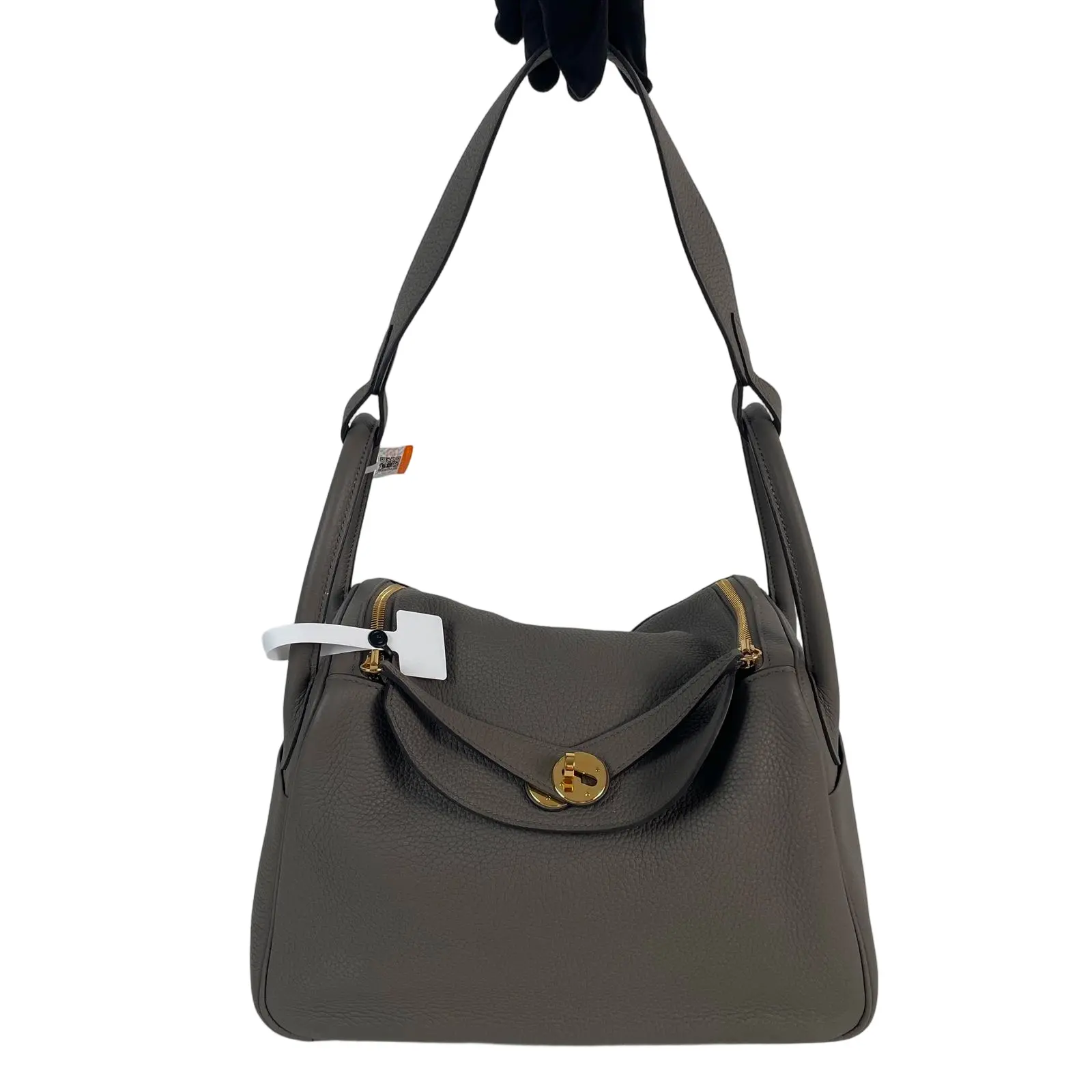Pre-owned HERMÈS calfskin Shoulder Bags Lindy 30, Etain Grey Togo Calfskin, Gold tone Hardware Dual Top Handle Shoulder Crossbody Bag++Bag charm++