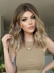 12 Inch Brown to Blonde Ombre Wig ，🤩 Middle Part Short Wavy Wig Middle Part Wigs