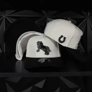 Caballo plate SnapBack hat-white/black