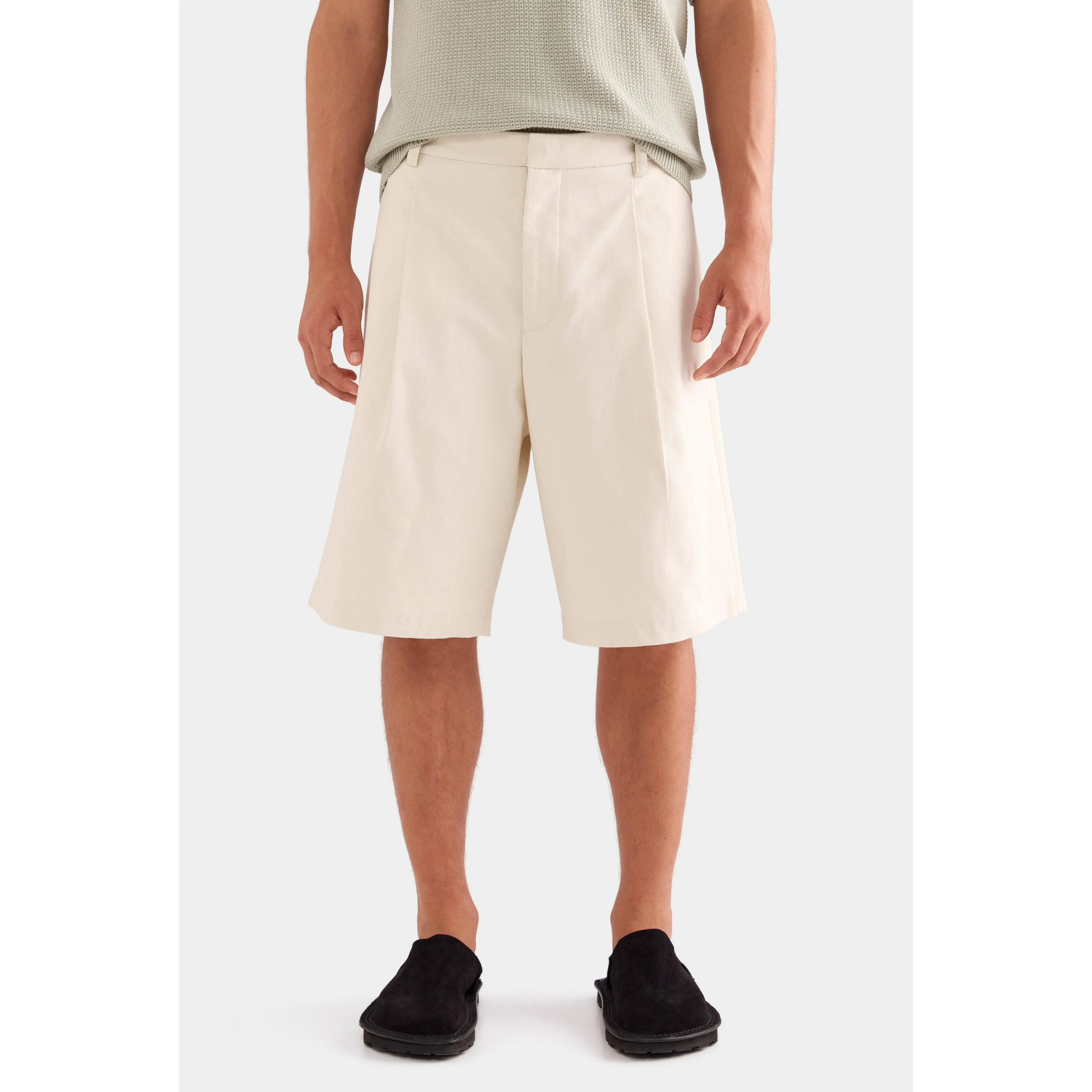 Cotton Canvas Pleated Bermuda Short - Cream