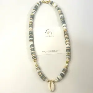 Collar pucca con concha de mar