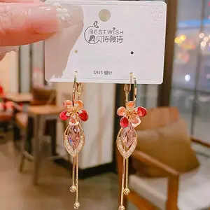 LisiZen Exquisite Elegant Red Flower Rhombus Crystal Drop Earrings, Light Luxury Atmospheric Jewelry for Women DZEH4862