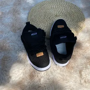 2026 Trendy Brand Black and Green Bread Shoes, Men's Coarse Hemp Rope Fluorescent Green Lace Board Shoes, Retro Street Skateboarding Shoes, Large Sizes 36-48, Breathable Soft soled Casual Shoes, Student Party High Street Trendy Shoes, Couple's Thick soled