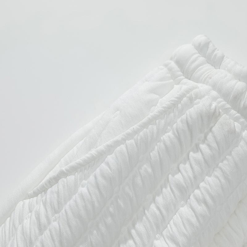 White Quilted Wide-Leg Drawstring Sweatpants – Loose Casual Pants with Unique Ribbed Design, Perfect for Everyday Wear and Versatile Styling