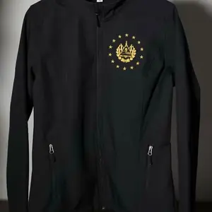 GOLD ESCUDO DE EL SALVADOR SOFT SHELL JACKET