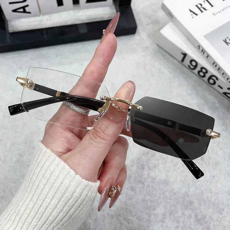 White turns gray(blue light blocking photochromic)