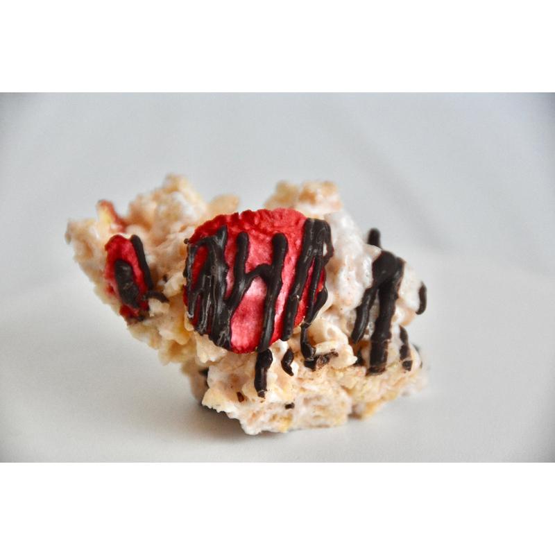 Chocolate Covered Strawberry Crispie Clusters - Trending Valentine's Day Treat | Dark Chocolate & Real Strawberries