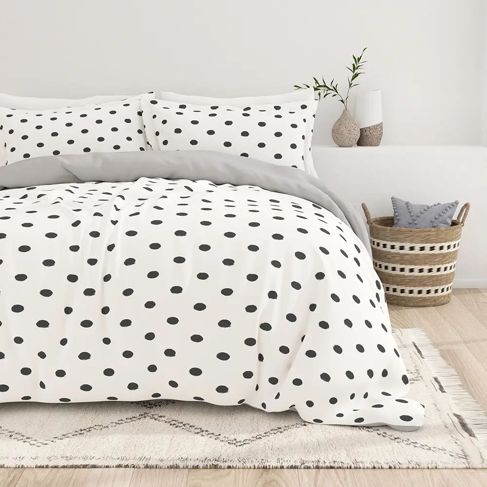 Painted Polkadot Pattern 3-Piece Reversible Duvet Cover Set Painted Polkadot Pattern 3-Piece Reversible Duvet Cover Set
