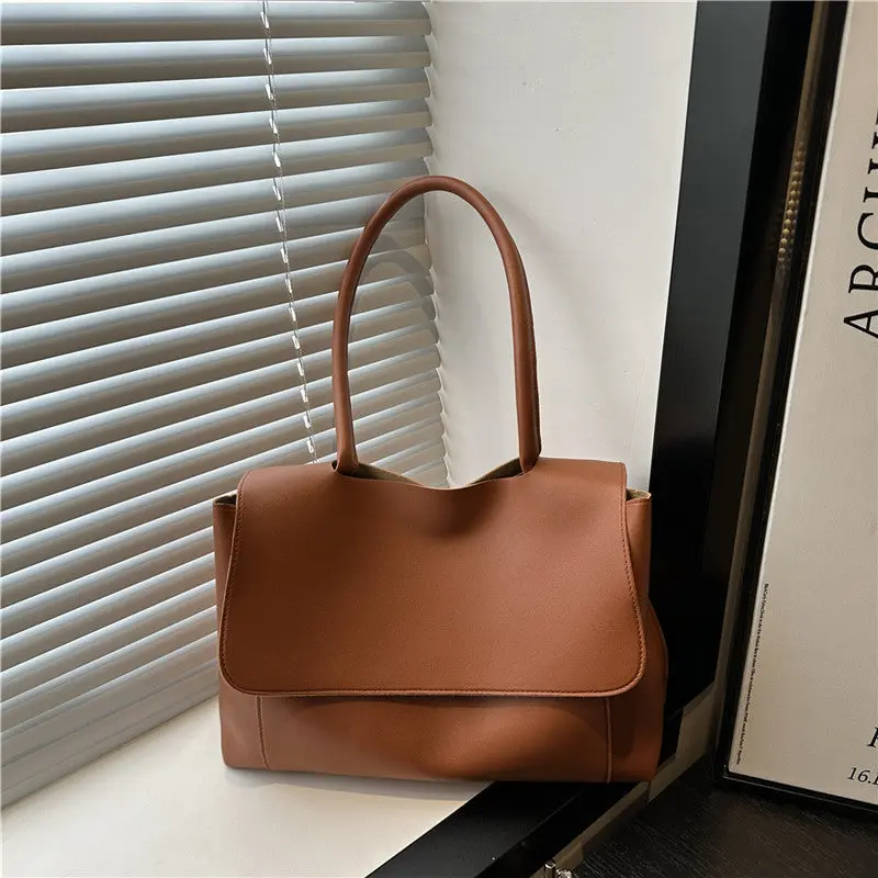 The Avenue Tote