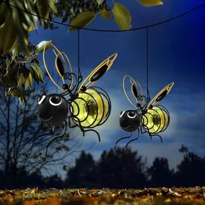 Outdoor Hanging Bee Solar Powered Light Decor, Glowing Metal Bee with Spring Figurine Lights, Yard Garden Decor for Front Porch Backyard